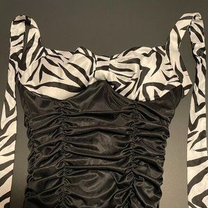 Le Chateau White and Black Party Dress Size:M